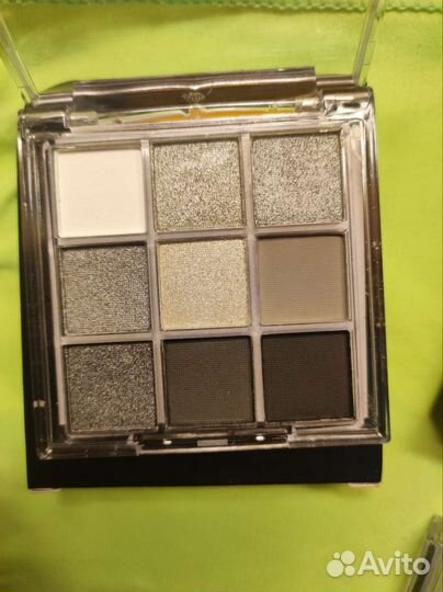 Тени для век с глиттером, карандаш с шелкографией