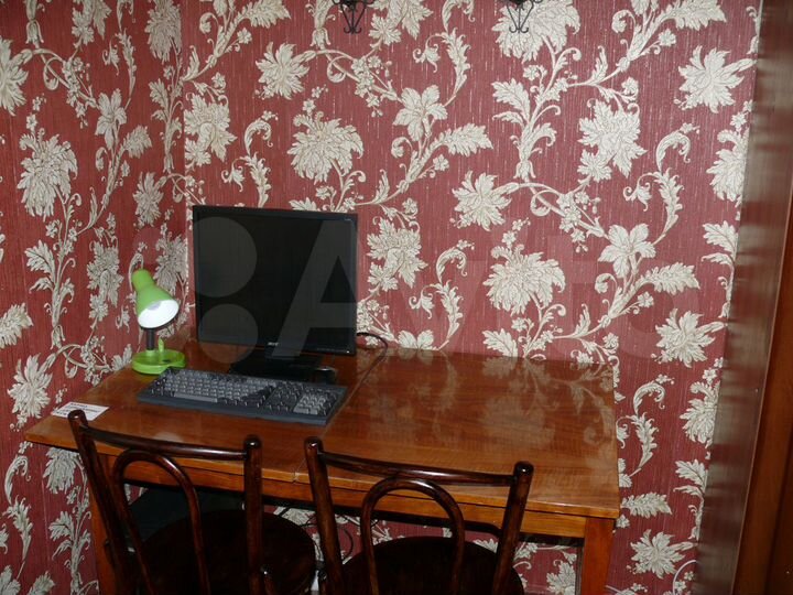 2-к. квартира, 50 м², 4/10 эт.