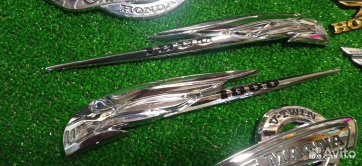 Эмблема на бензобак Honda steed magna VTX