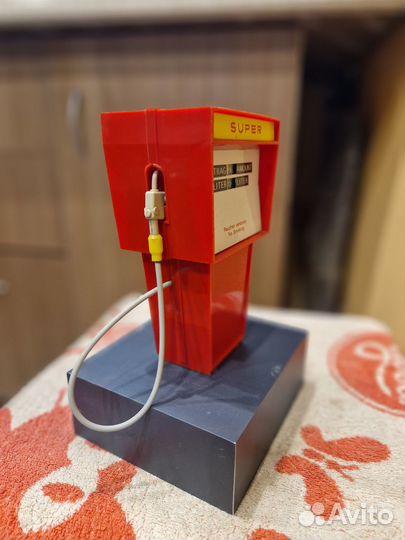 Игрушка Бензоколонка СССР в коллекцию Редкая