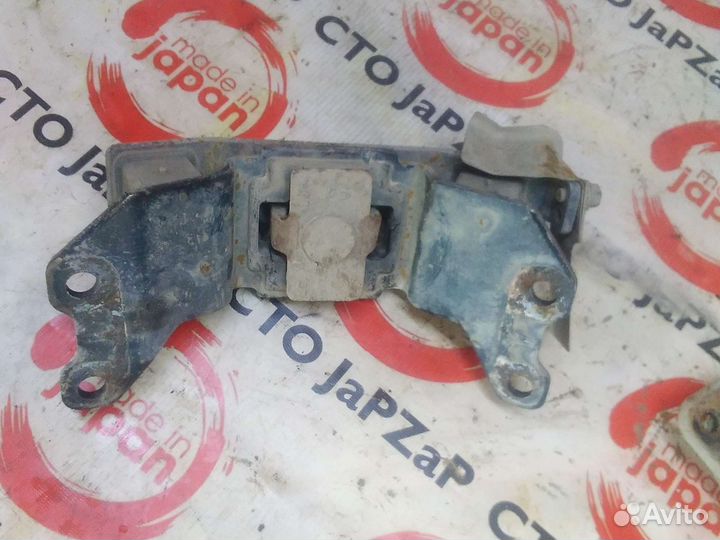 Подушка АКПП Toyota Tundra 2008 123710S020 3ur-fe