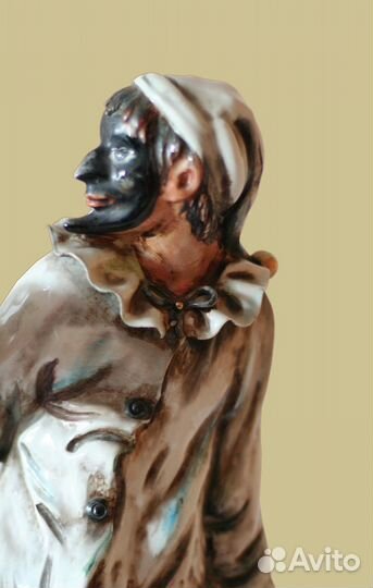 Керамическая фигура Арлекин антиквариат из Европы
