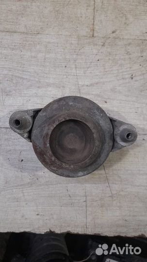 Подушка двс Mercedes Benz C Class W 204 С 2006 По