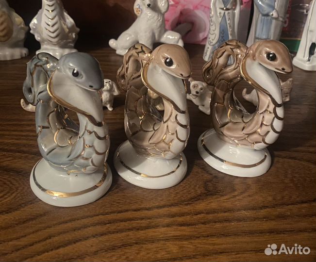 Статуэтка змея