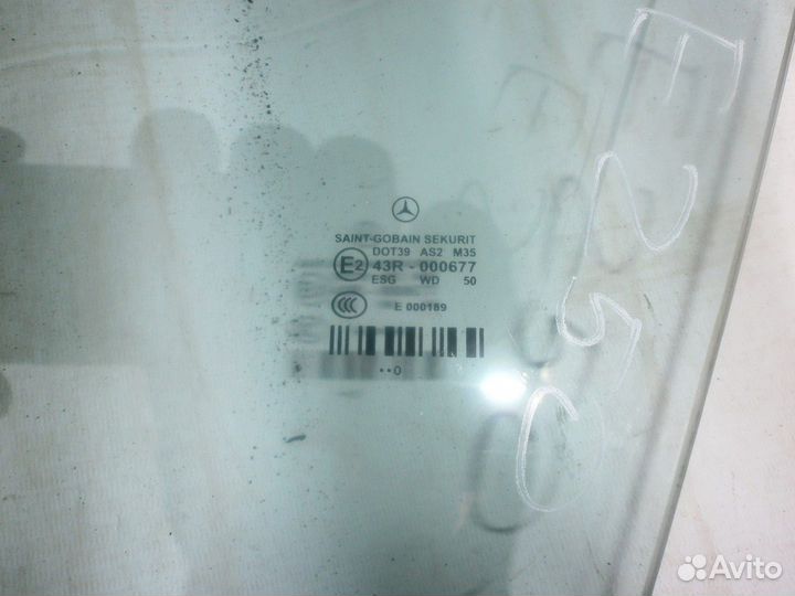 Стекло двери передней левой