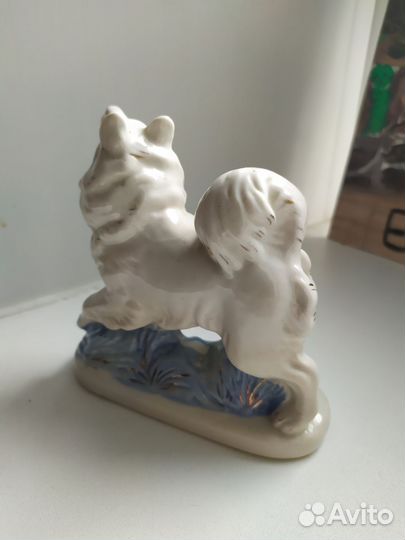 Фарфоровая статуэтка собака лайка Гжель
