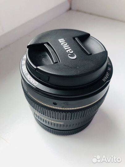 Объектив Canon EF 50mm f 1: 1.4