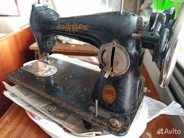 Швейная машина пмз им. Калинина