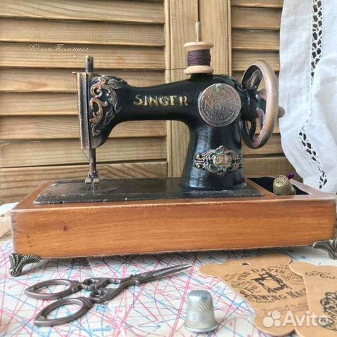 Швейная машина Зингер