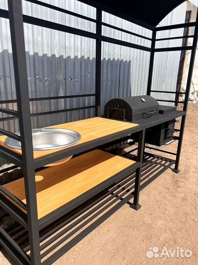 Мангал с крышей