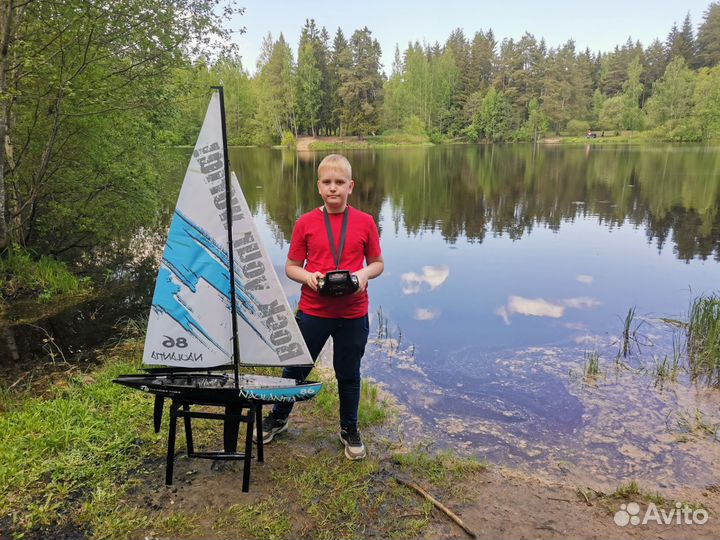 Яхта на радиоуправлении 1метр