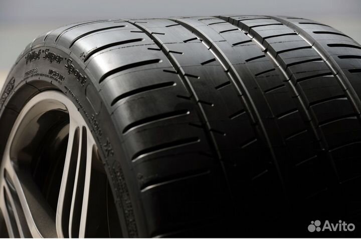 Michelin Pilot Super Sport 285/40 R19 103Y