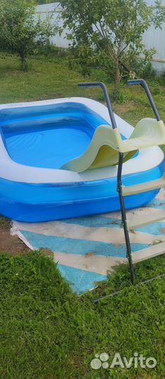 Детский бассейн