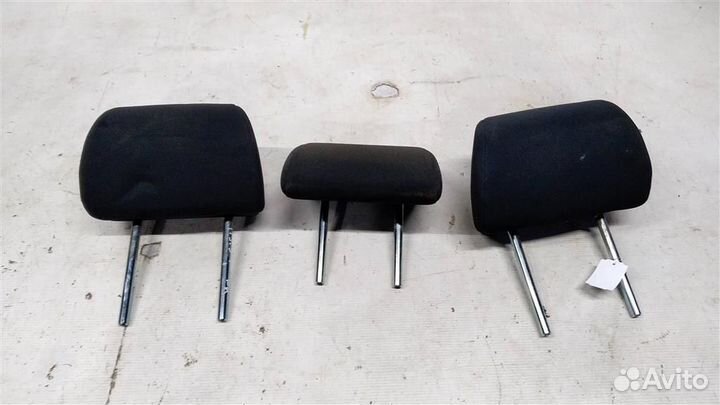 Подголовник сиденья заднего км-т Mazda 3 BK 02-09г