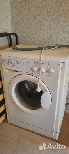 Стиральная машина бу indesit wisl106