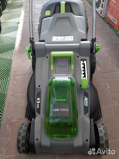 Газонокосилка аккумуляторная