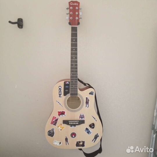 Акустическая гитара