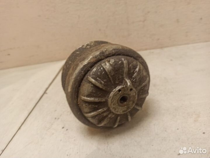 Подушка двигателя