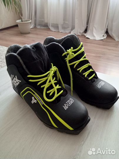Лыжные ботинки