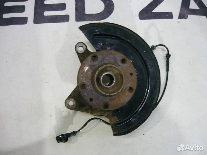 Поворотный кулак передний левый Renault Duster 1