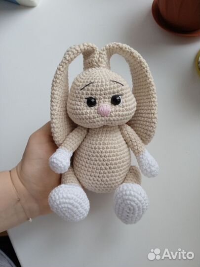 Зайчик амигуруми