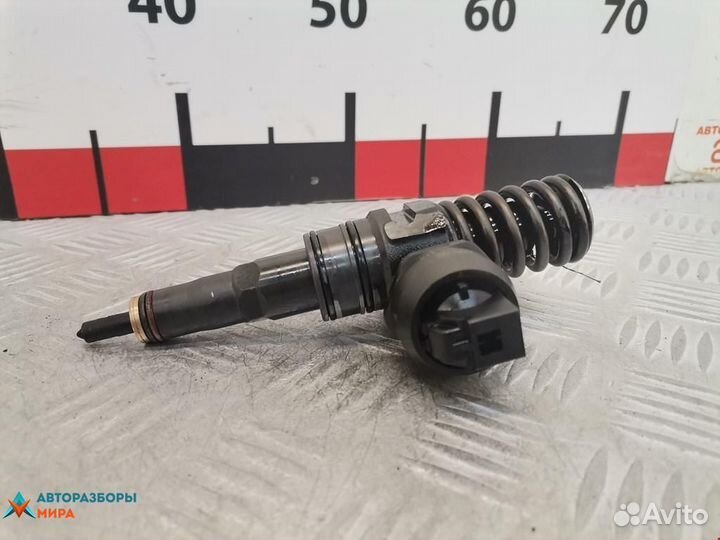 Форсунка Skoda Octavia (A4) рест. 2005 038130073AG