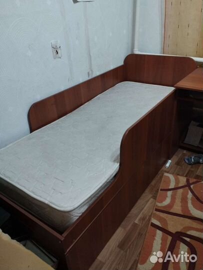 Детская кровать с матрасом