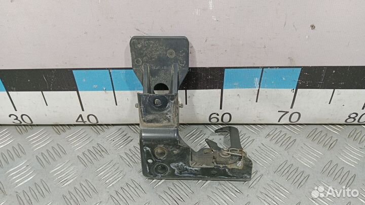 Б/У Крючок капота Audi A3#002