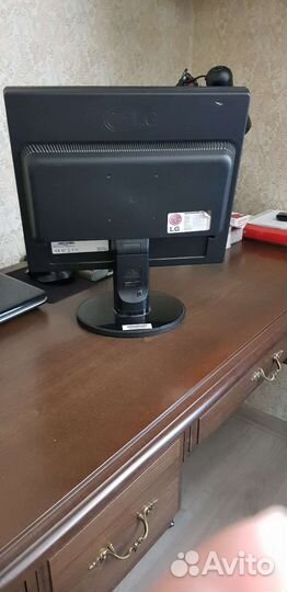 Мотитор LG Flatron L1742SE-BF