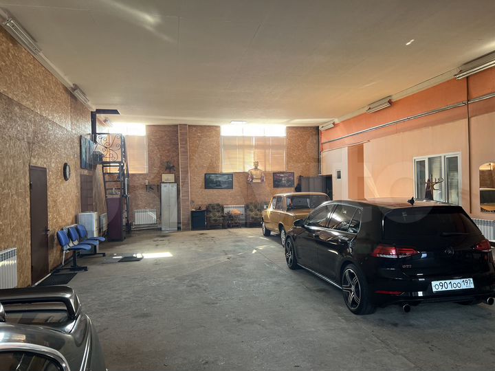 Здание, 700 м²