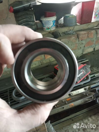 Подшипники ауди А8Д2 передние ступечные