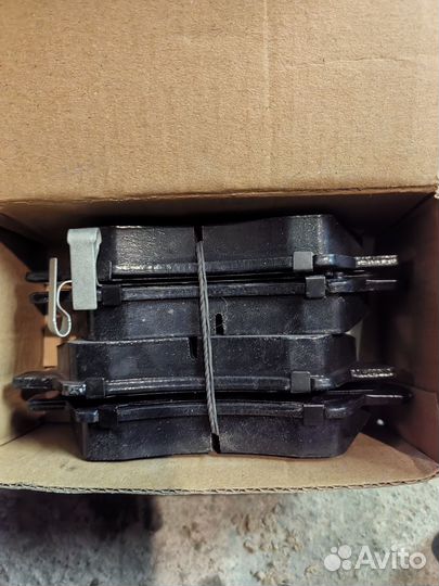 Тормозные колодки передние kia rio3