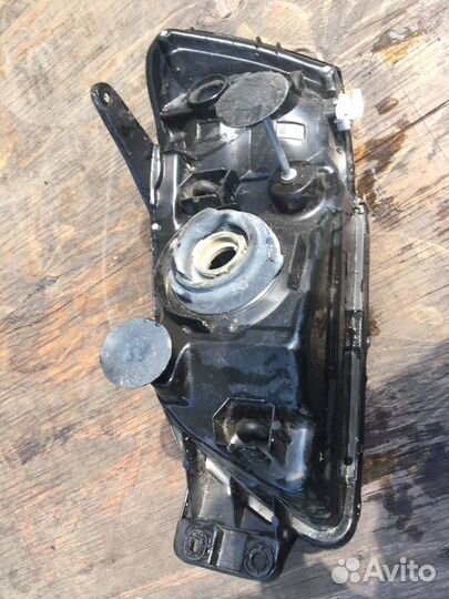 Фара правая Subaru Legacy (1999-2003)