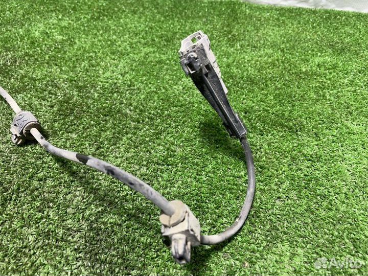 Датчик ABS задний левый Toyota Hilux Surf KZN185