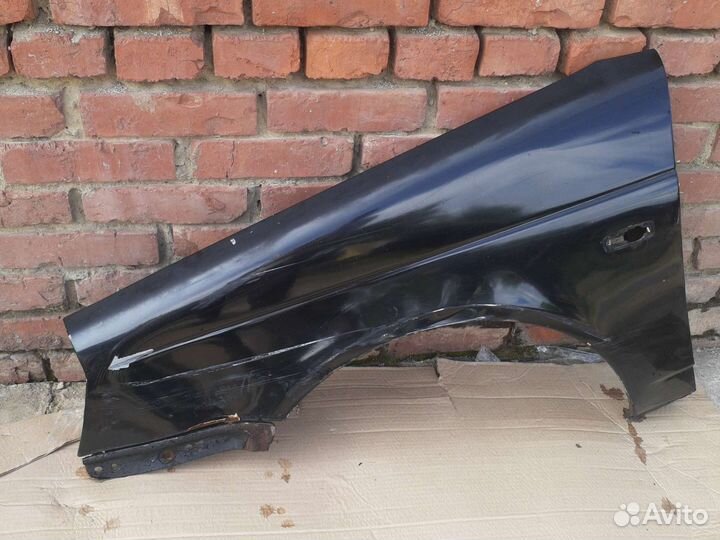 Крыло переднее левое приора