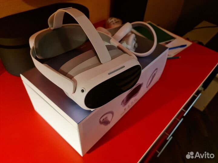 Очки виртуальной реальности pico 4