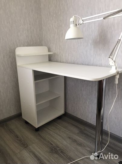 Маникюрный стол складной