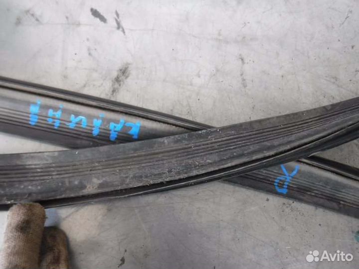 Уплотнитель верхний правый Лада Калина 21114 2007