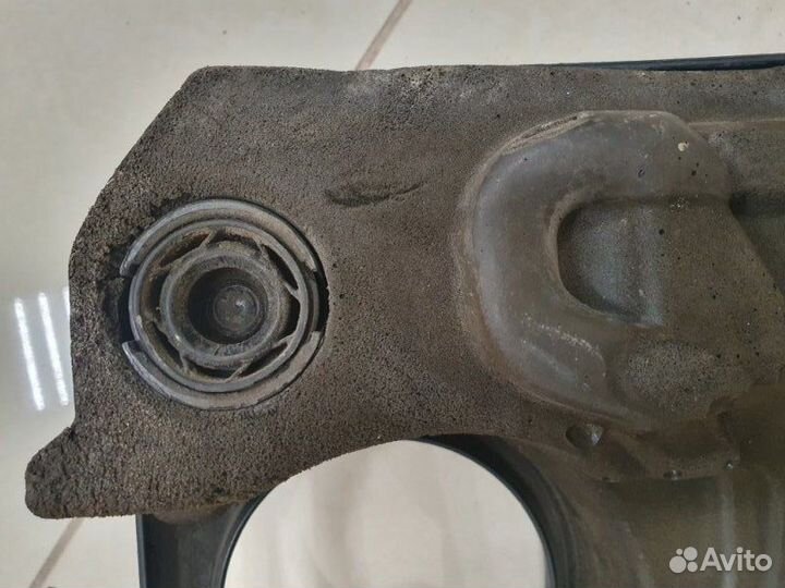 Декоративная крышка двигателя Volkswagen Passat B6