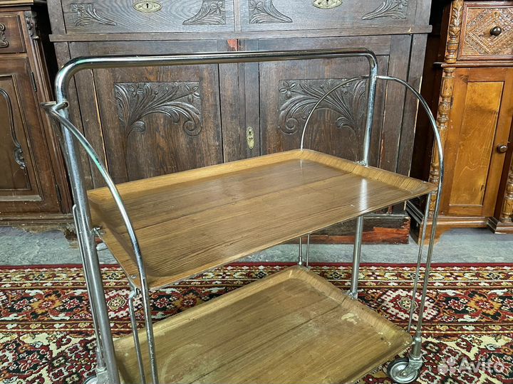 Сервировочный столик