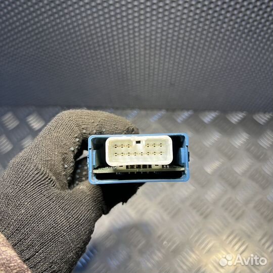 Блок управления центральным замком Toyota Land Cru