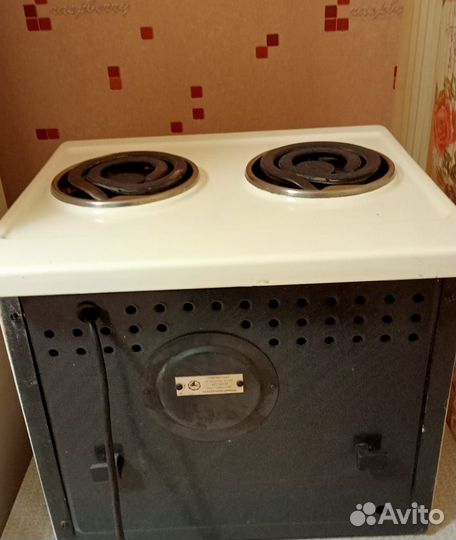 Электрическая двухконфорочная плита с духовкой