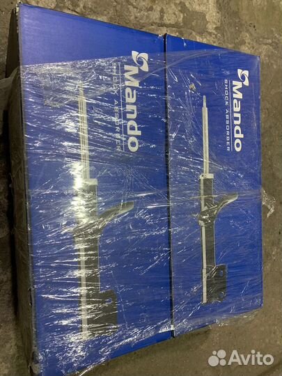 Передние стойки левая и правая Mitsubishi lancer 9