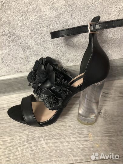 Босоножки женские 35 36 размер