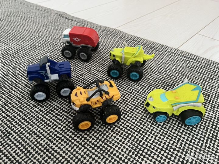 Машинки из мультика Вспыш