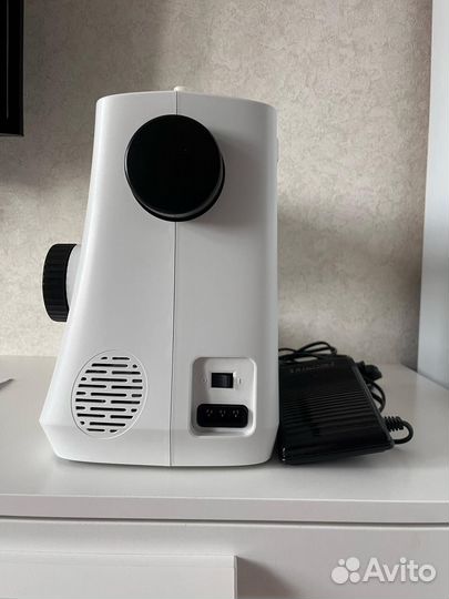 Швейная машинка necchi