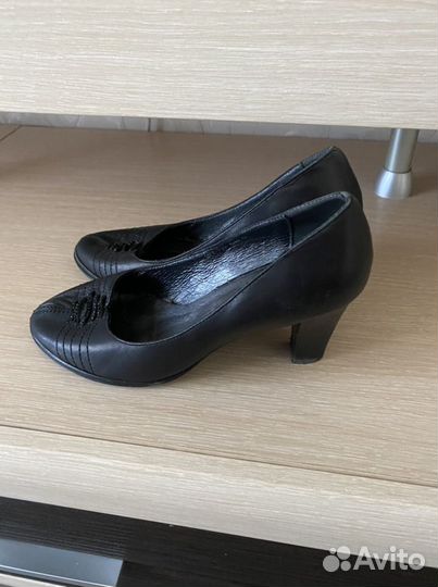 Туфли женские черные 37