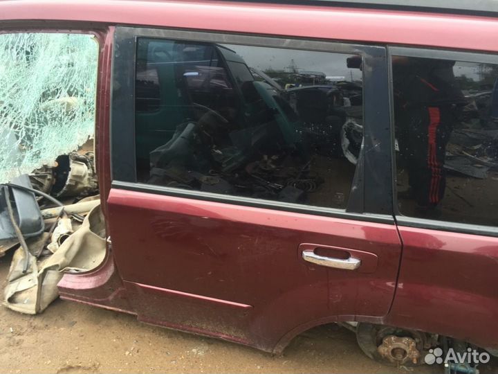 Nissan Xtrail t30. двери задние
