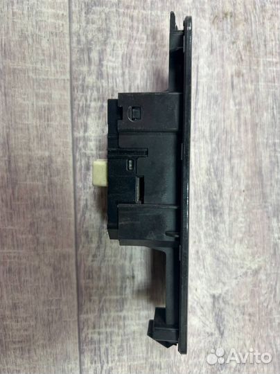 Кнопка стеклоподъемника Toyota Estima