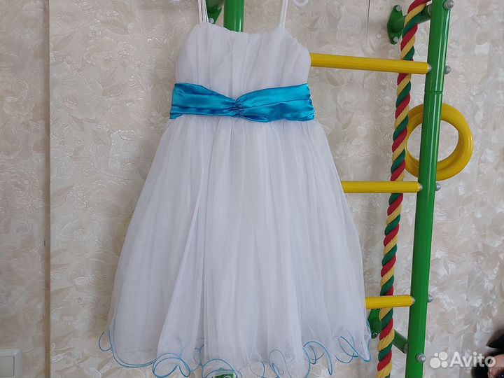 Нарядное платье для девочки 134 140